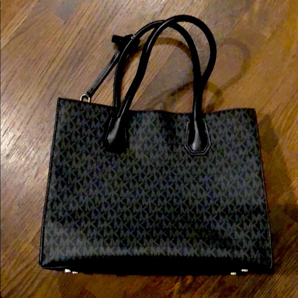 ‼️SOLD‼️Michael Kors Black Silver Studded Purse - Picture 2 of 8